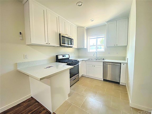 5th image of 20245 Bassett St