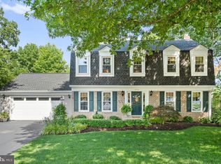 8450 Broken Arrow Ct, Annandale, VA 22003