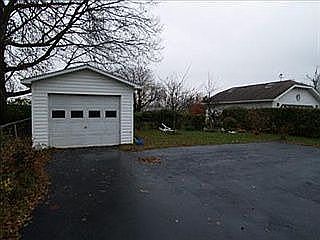 5th image of 1123 W Main St