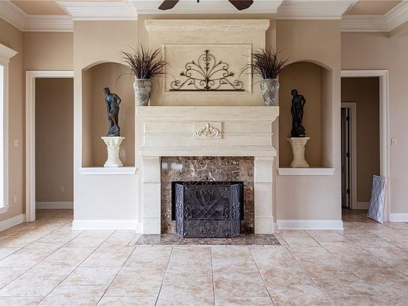 2nd image of 18412 Lake Harbor Ln