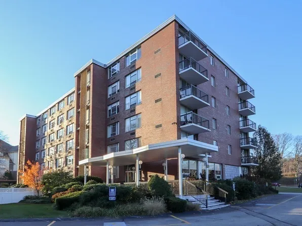 20 Hammond Pond Pkwy APT 12, Newton, MA 02467