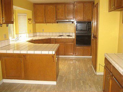 3rd image of 711 Jonquil Dr