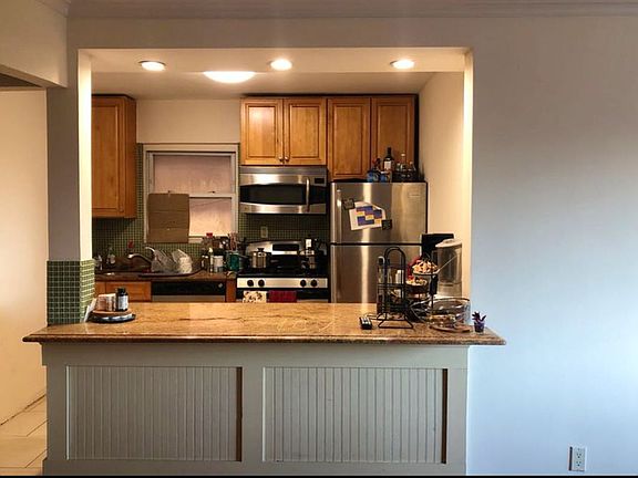 2nd image of 4509 Broadway Fl 3