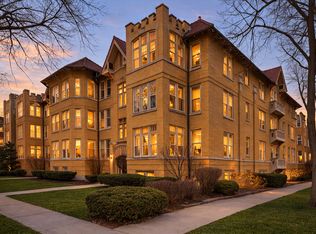 38 Washington Blvd #1, Oak Park, IL 60302