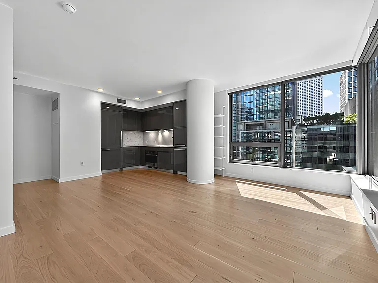 1808 Minor Ave #1005 — Photo 3