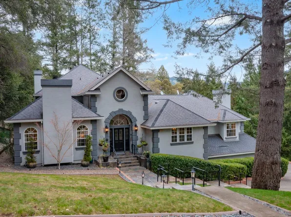 5795 Trailwood Drive, Santa Rosa, CA 95404