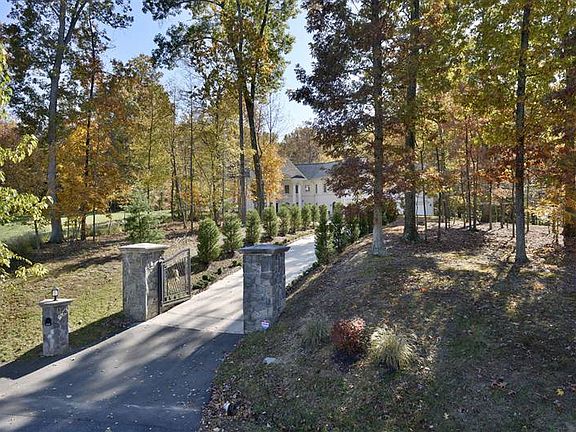 2nd image of 10409 Chelsea Manors Ct