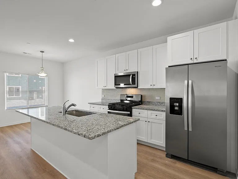 1057 Gillespie Ln — Photo 3