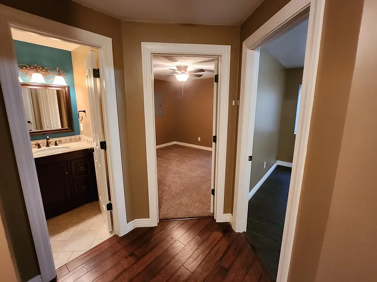 801 S Cranbrook Cir — Photo 23
