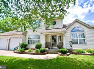 23 Honeysuckle Ct, Erial, NJ 08081
