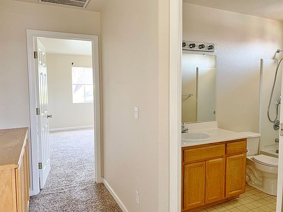 5th image of 520 Las Palmas Dr #C