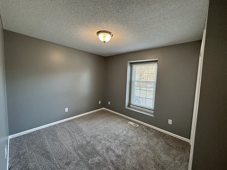 1412 SW Highland Dr — Photo 7