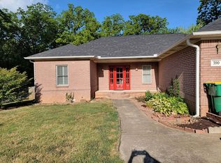 390 N B St, Centerton, AR 72719