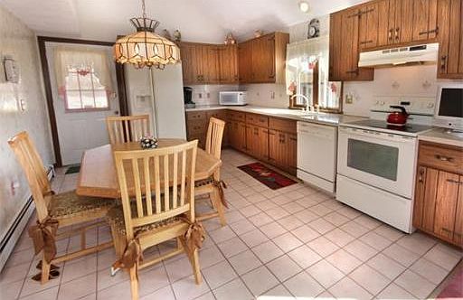 2nd image of 28 Kennedy Dr