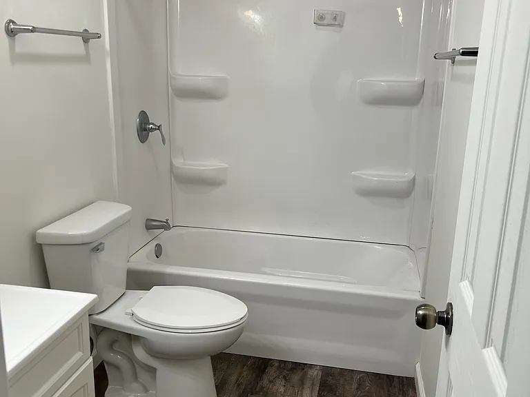301 W Maple St — Photo 5