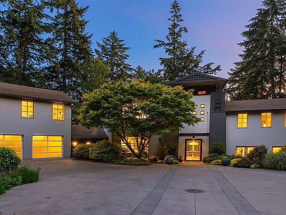 3rd image of 7733 Hansen Road NE