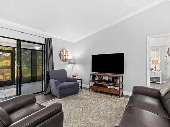 3rd image of 6914 Heritage Ln