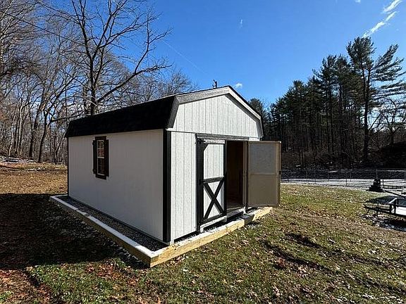 5th image of 1320 Hicks Rd