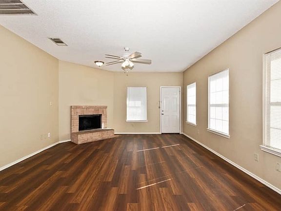 3rd image of 1174 Lombard Ln
