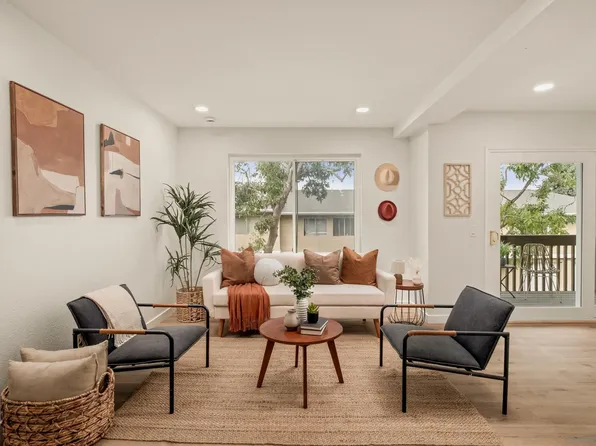 4220 Vista Del Rio Way Unit 3, Oceanside, CA 92057