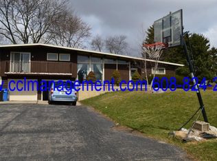 5796 Parkview Rd, Sun Prairie, WI 53590