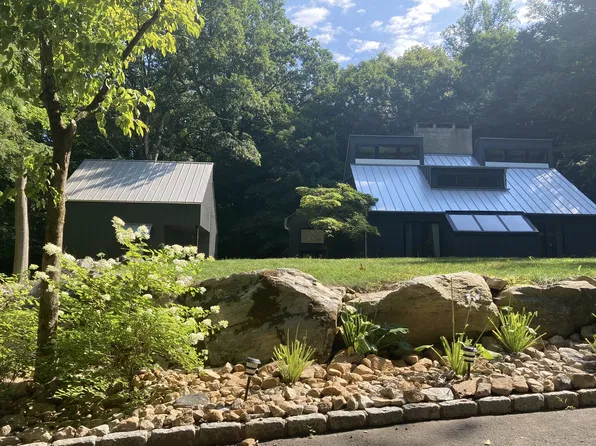 20 Clearwater Ln, Pound Ridge, NY 10576