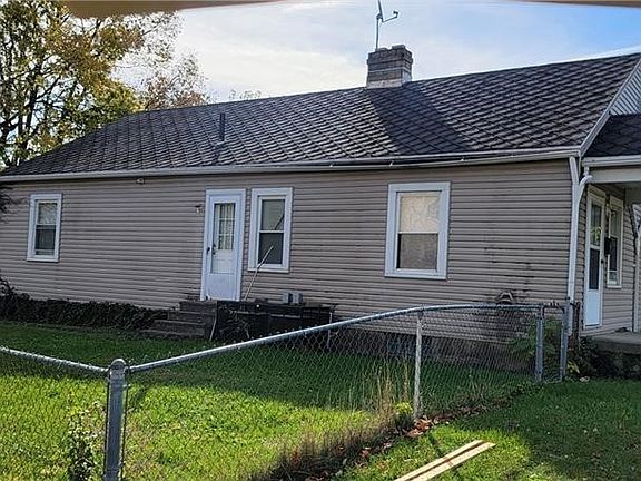 3rd image of 2258 Emerson Ave #2256