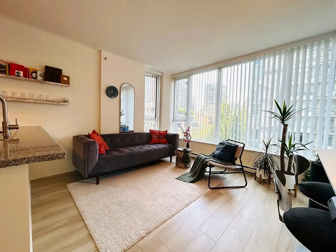 1 bed, 1.5 bath, 550 sqft, $3,100 — Photo 2