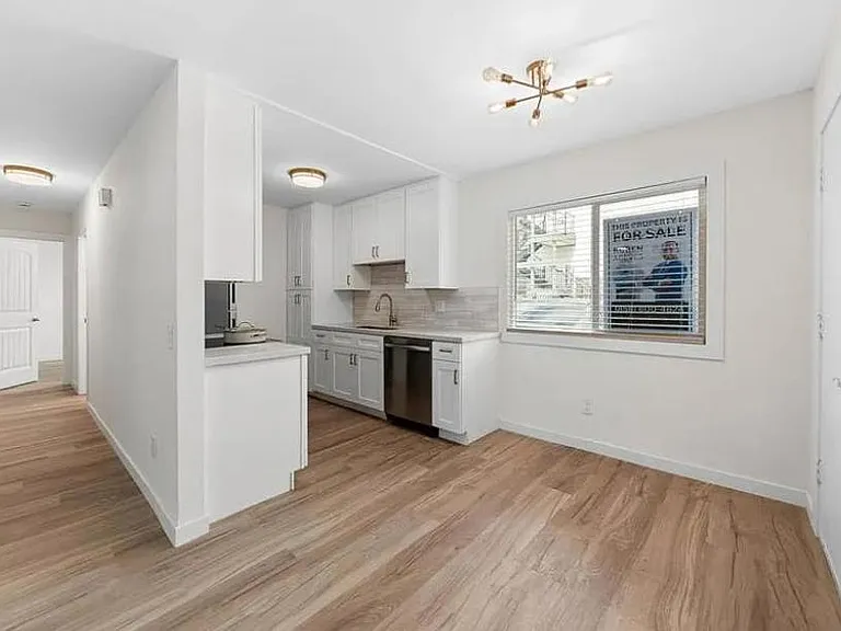 3825 Van Dyke Ave #3 — Photo 8