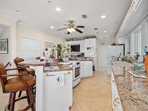 4th image of 1213 Ariola Dr