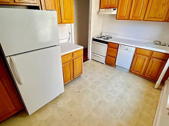 3rd image of 3089 34th St APT 2A