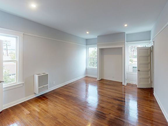 2nd image of 1016 N Heliotrope Dr APT 11