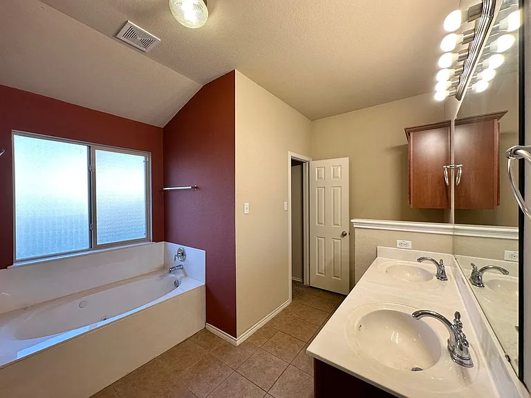 6806 Modesto Rd — Photo 17