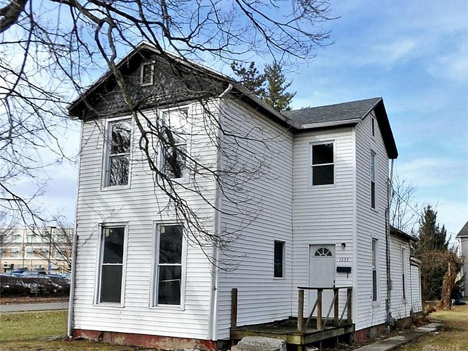 1st image of 1233 W 1st St