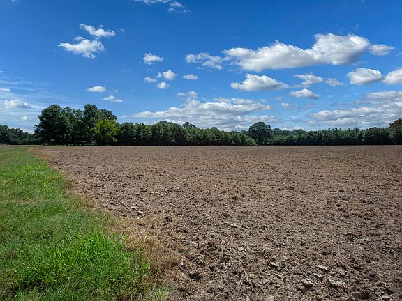 4th image of 833 River Point Rd