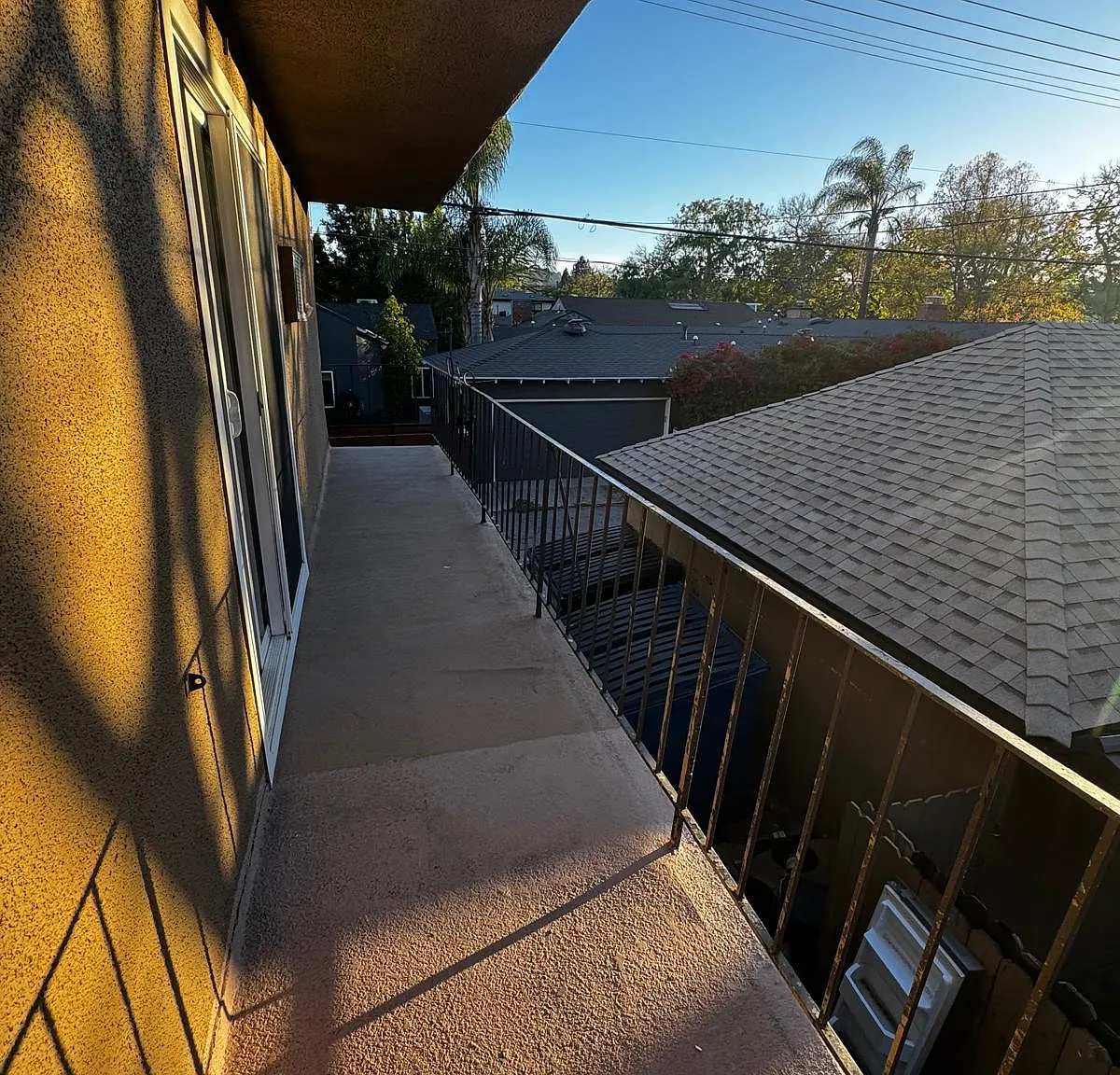 11460 Riverside Dr — Photo 4