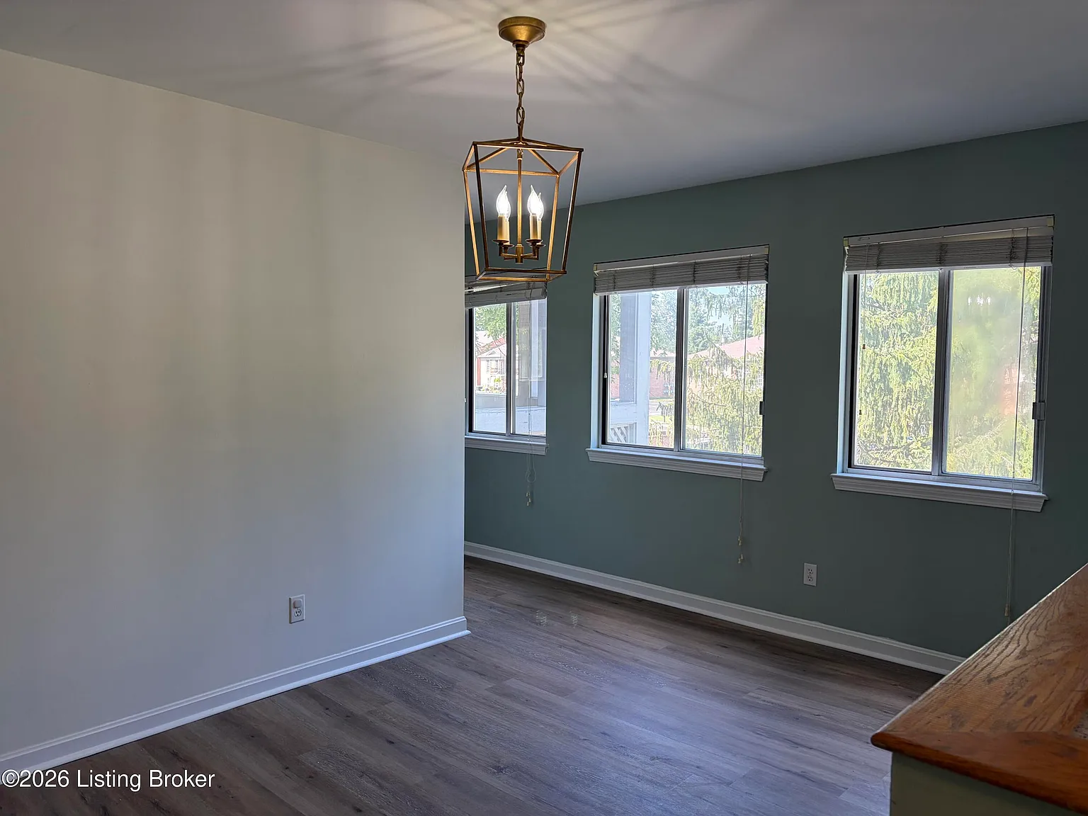 2 bed, 2.0 bath, 993 sqft, $1,950 — Photo 3