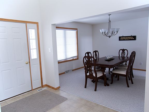 5th image of 447 E Jordan Ln