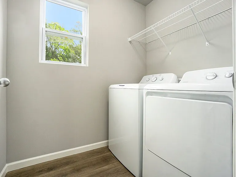613 Courtyard Pl — Photo 8