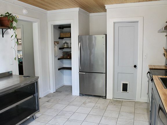 5th image of 1816 W 9th Ave