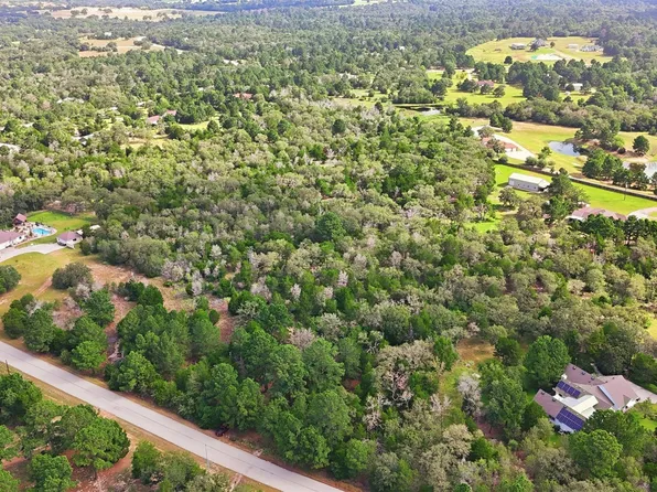 318 Corral Rd, Smithville, TX 78957