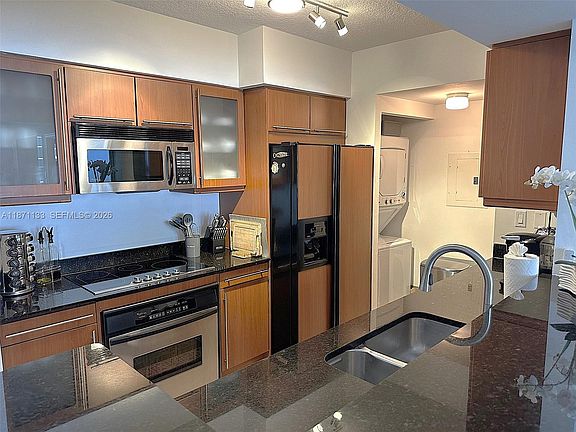 5th image of 2080 Ocean Dr #Lph06