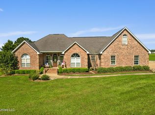 1011 Rolling Oaks Dr, McComb, MS 39648