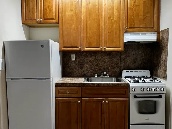 144-11 Barclay Avenue 4C image 3 of 5