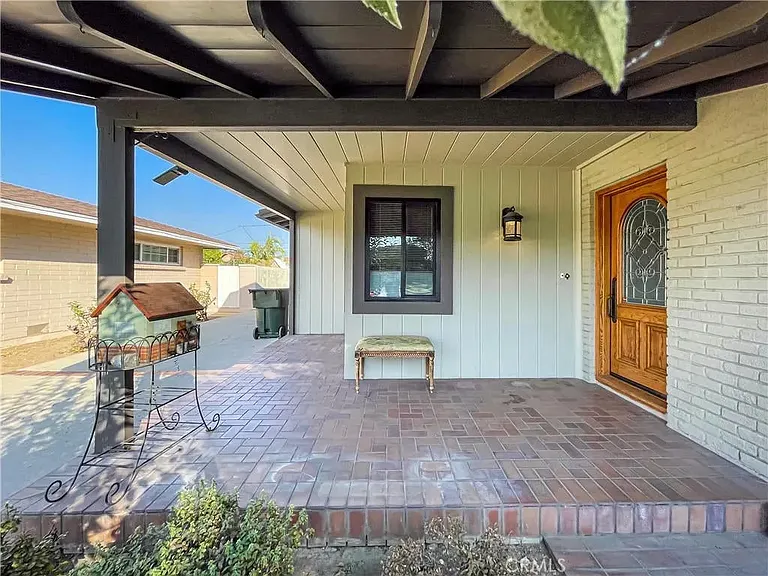 2612 Mayflower Ave — Photo 3