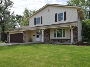 6089 Trail Ridge Dr, Greendale, WI 53129