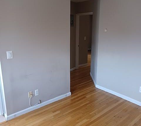 2nd image of 133 Hillside Pl APT 2C