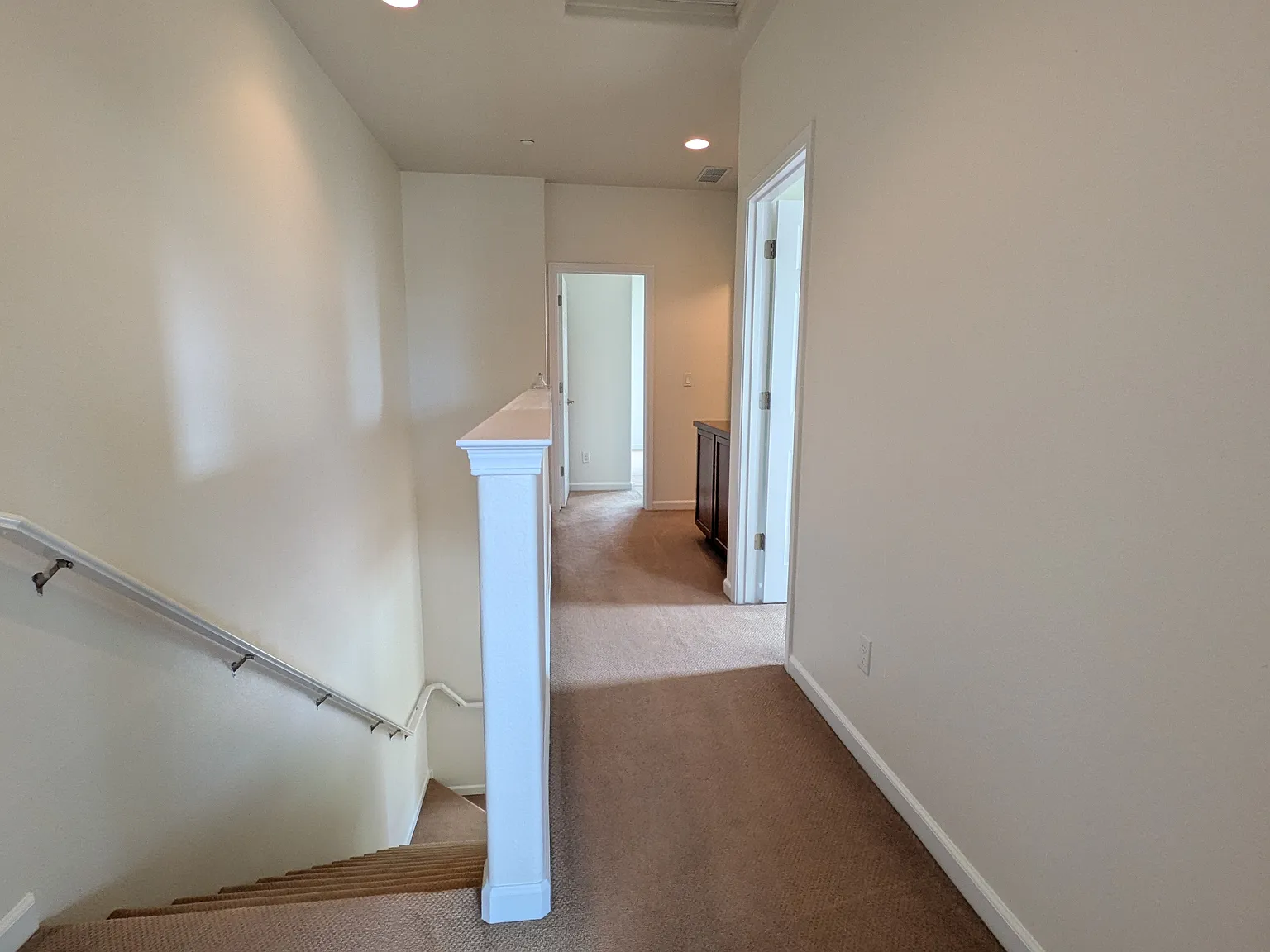 4 bed, 3.5 bath, 1969 sqft, $4,600 — Photo 4