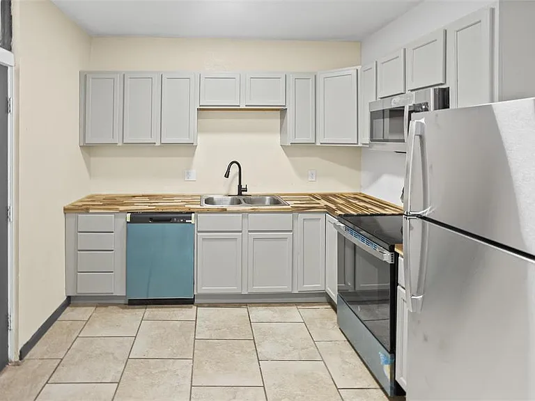 821 Niedringhaus Ave #A — Photo 18