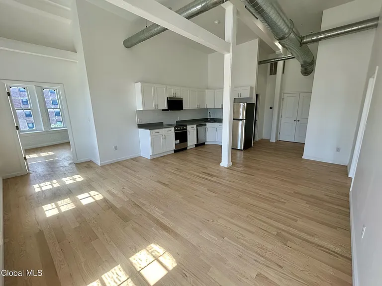 155 River St #5D — Photo 7